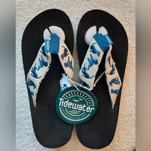 Tidewater Blue Dog Flip Flops NWT Size 7